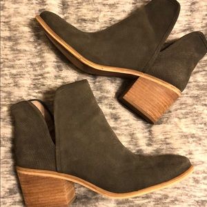 Hinge forest green ankle booties